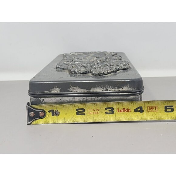 Vintage 1966 Santa Claus Collectible Rectangular Tin With Embossed Design Metal - Picture 9 of 10